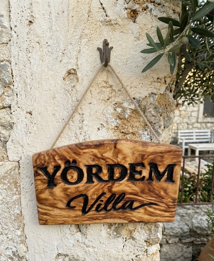 Kişiye Özel İsim Yazılı Ahşap Villa Giriş Tabelası - Lazer Kazıma Duvar Tabelası